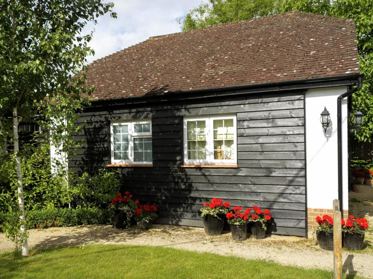 The Walnut, Meopham - A Private Retreat Rural Location Villa Exterior foto